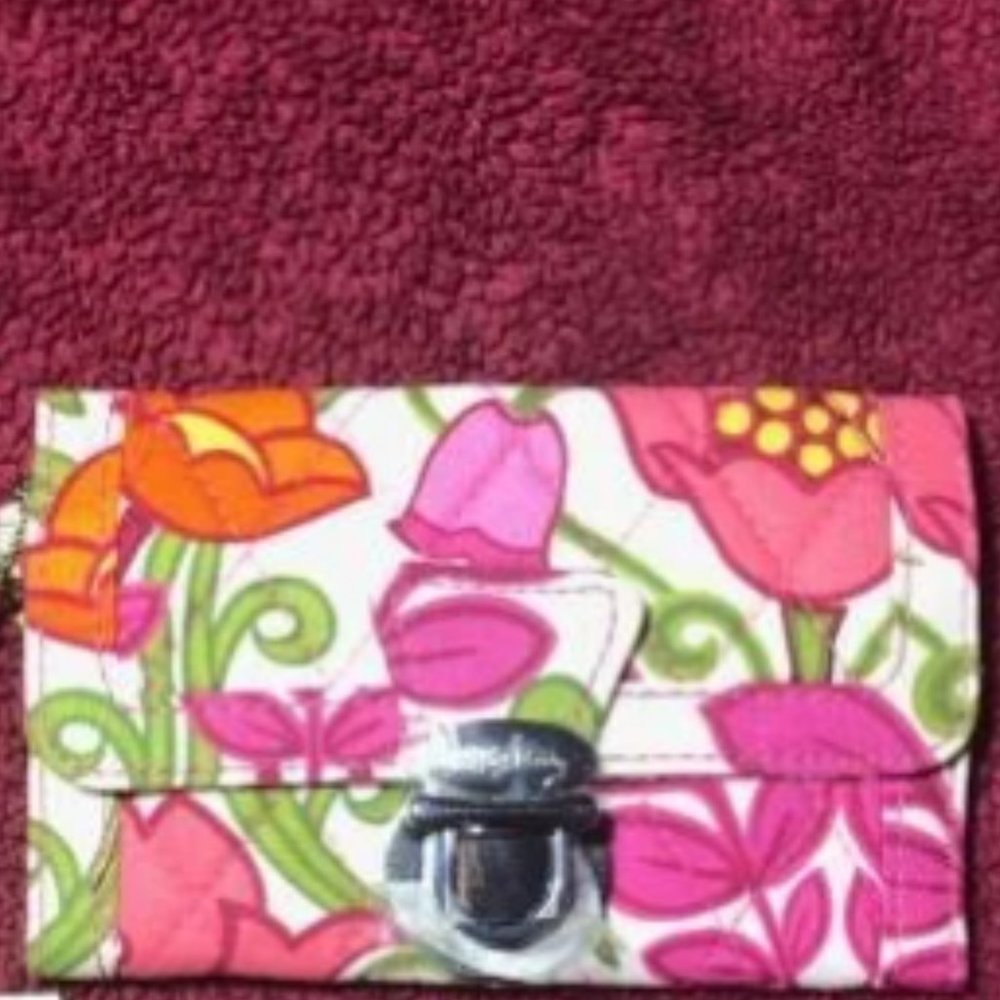 Vera Bradley Lilli Bell Quick Swipe ID Key Ring Purse with Pushlock
